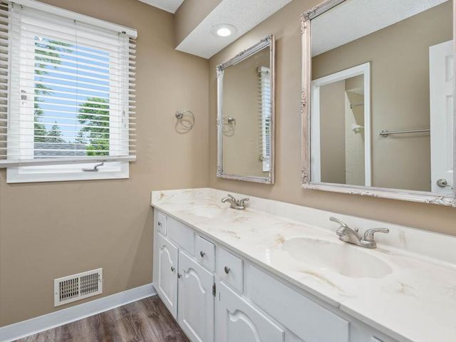 13808 Frontier Lane, Burnsville, MN 55337