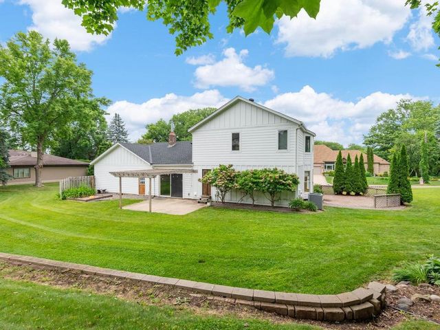 13808 Frontier Lane, Burnsville, MN 55337