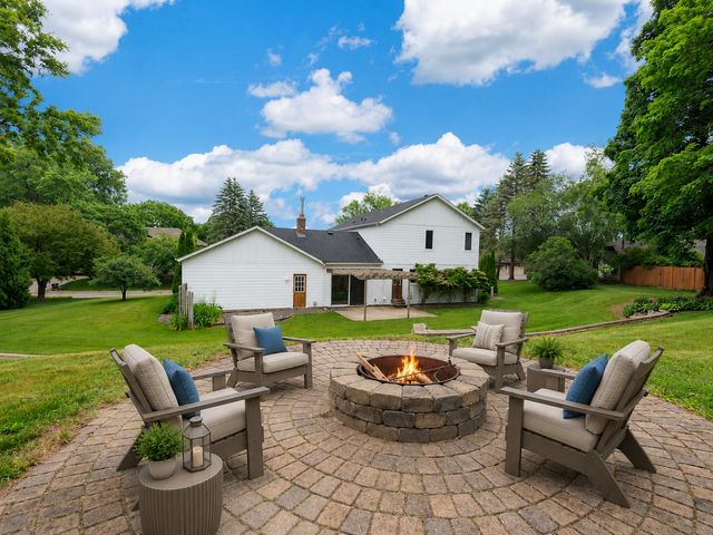 13808 Frontier Lane, Burnsville, MN 55337