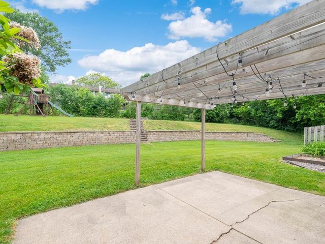 13808 Frontier Lane, Burnsville, MN 55337