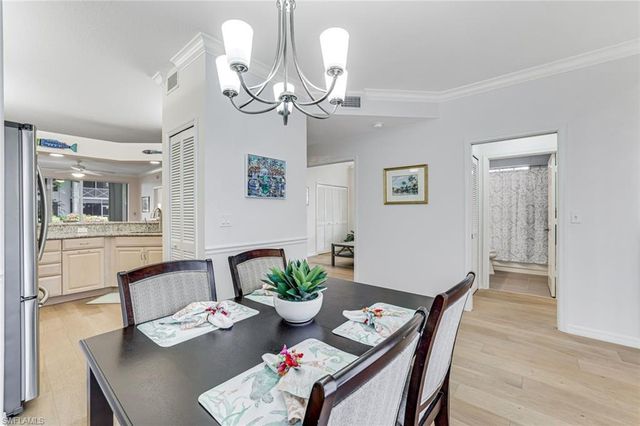 7092 Barrington CIR 102, Naples, FL 34108