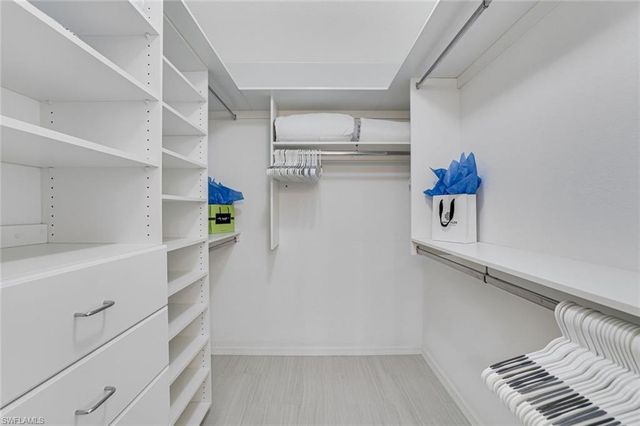 7092 Barrington CIR 102, Naples, FL 34108