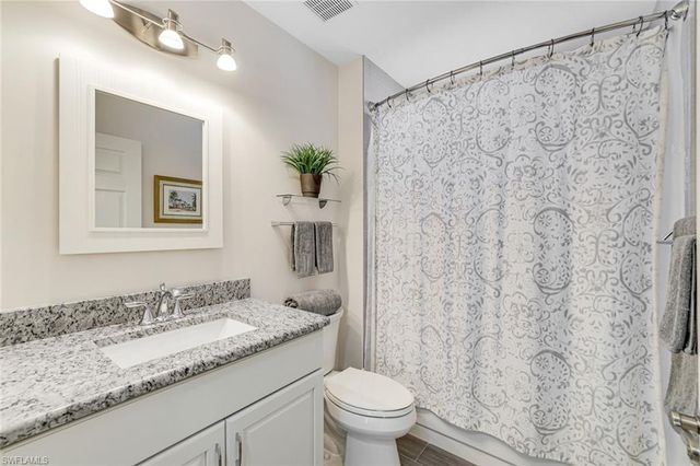 7092 Barrington CIR 102, Naples, FL 34108