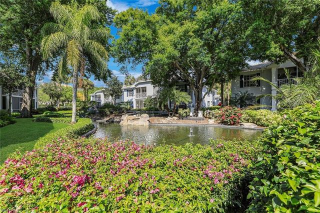 7092 Barrington CIR 102, Naples, FL 34108