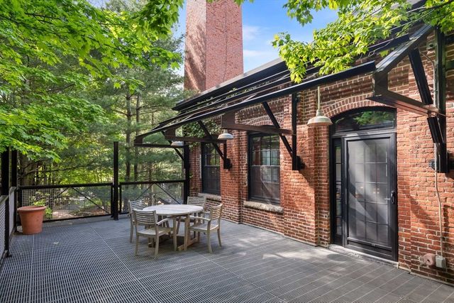 1 Tannery Brook Row 1F, Somerville, MA 02144