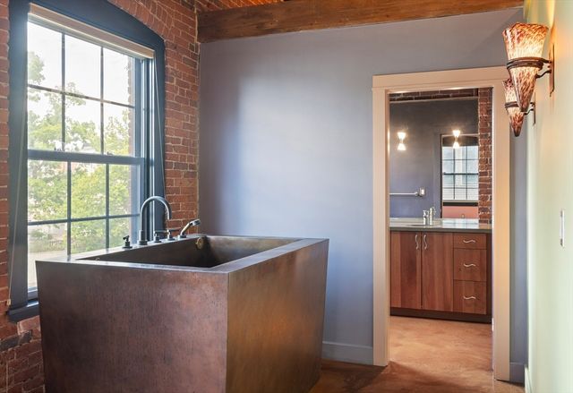 1 Tannery Brook Row 1F, Somerville, MA 02144
