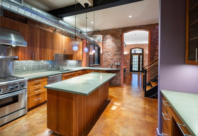 1 Tannery Brook Row 1F, Somerville, MA 02144