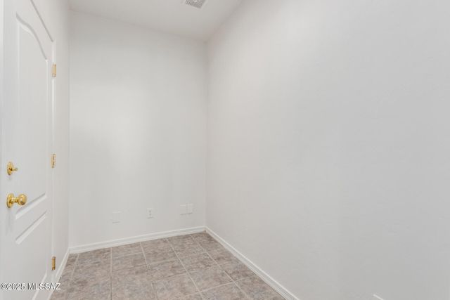 692 N Cedar Bend Avenue, Green Valley, AZ 85614