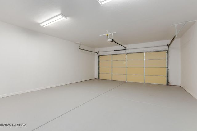 692 N Cedar Bend Avenue, Green Valley, AZ 85614