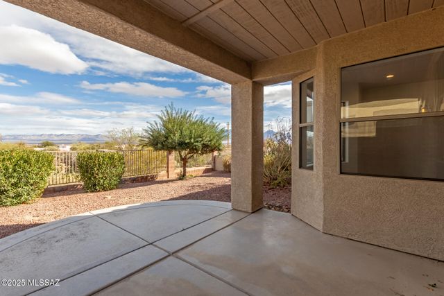692 N Cedar Bend Avenue, Green Valley, AZ 85614