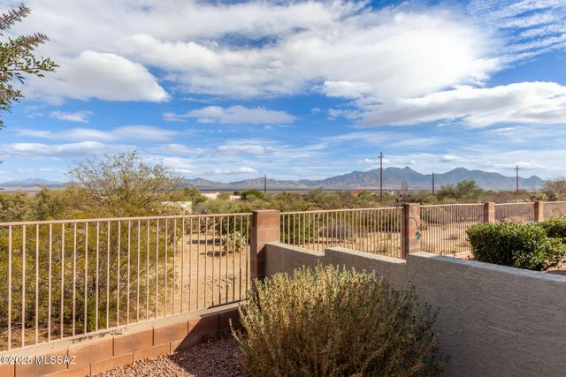 692 N Cedar Bend Avenue, Green Valley, AZ 85614