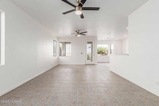 692 N Cedar Bend Avenue, Green Valley, AZ 85614