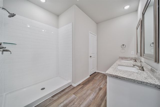 1410 Glenoaks Drive, Conroe, TX 77385