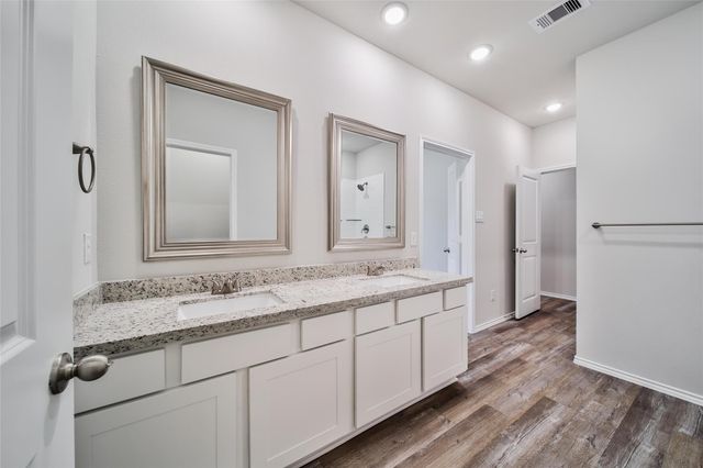 1410 Glenoaks Drive, Conroe, TX 77385