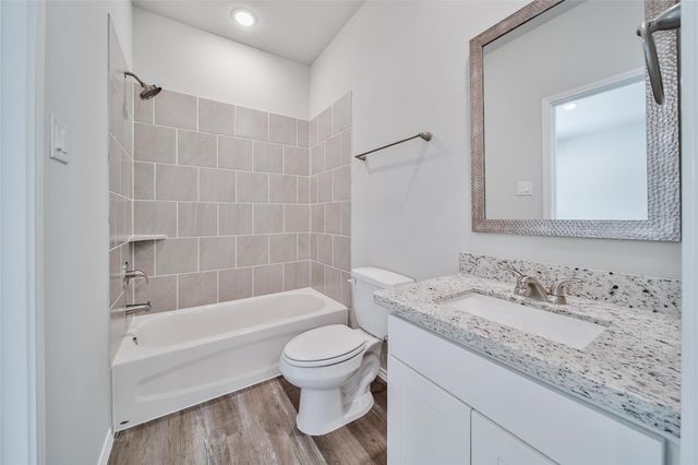 1410 Glenoaks Drive, Conroe, TX 77385