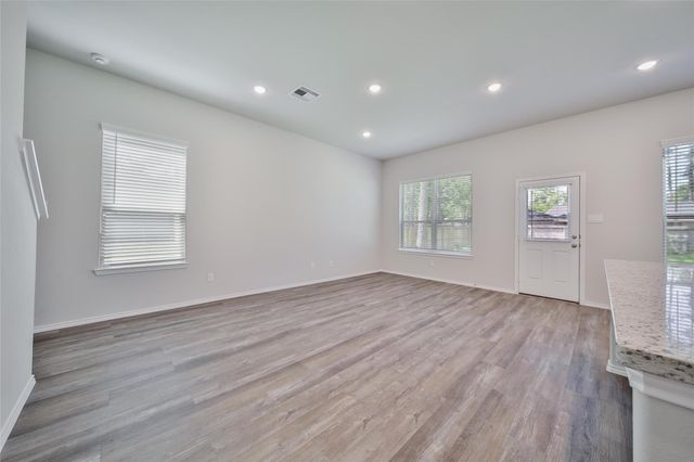 1410 Glenoaks Drive, Conroe, TX 77385