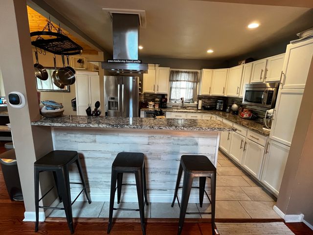 13141 S Muskegon Avenue, Chicago, IL 60633