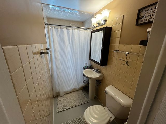 13141 S Muskegon Avenue, Chicago, IL 60633