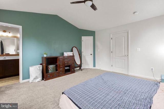 2422 DRAKE LN, Fredericksburg, VA 22408