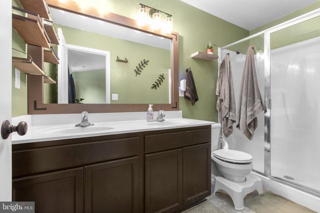 2422 DRAKE LN, Fredericksburg, VA 22408