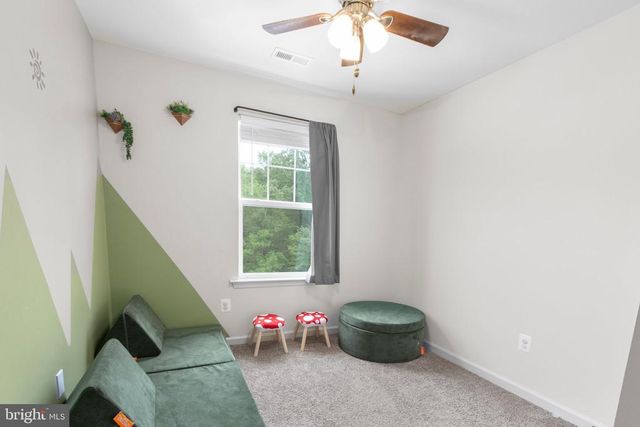 2422 DRAKE LN, Fredericksburg, VA 22408
