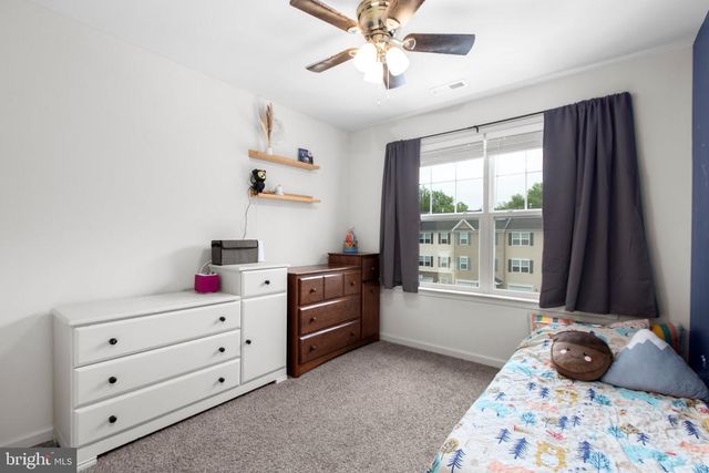 2422 DRAKE LN, Fredericksburg, VA 22408