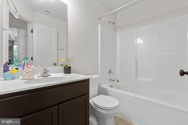 2422 DRAKE LN, Fredericksburg, VA 22408