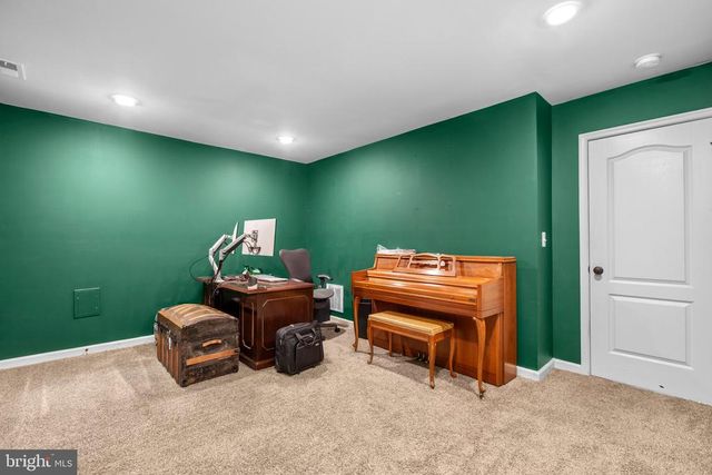 2422 DRAKE LN, Fredericksburg, VA 22408