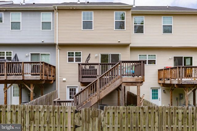 2422 DRAKE LN, Fredericksburg, VA 22408
