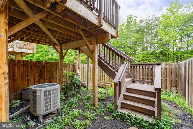 2422 DRAKE LN, Fredericksburg, VA 22408