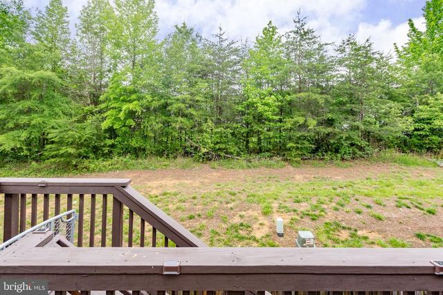 2422 DRAKE LN, Fredericksburg, VA 22408