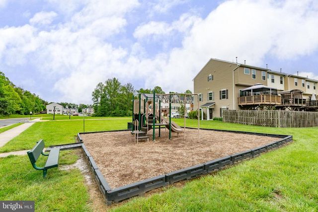 2422 DRAKE LN, Fredericksburg, VA 22408