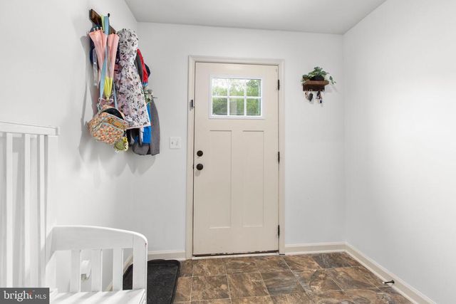 2422 DRAKE LN, Fredericksburg, VA 22408