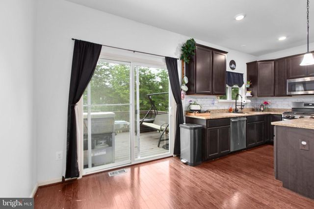 2422 DRAKE LN, Fredericksburg, VA 22408