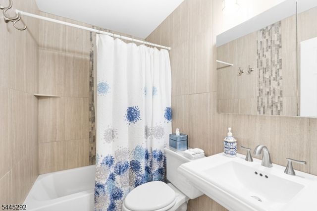 1280 Oxford Rd, Bridgewater Twp., NJ 08807