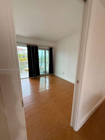 2225 NE 123rd St 104, North Miami, FL 33181