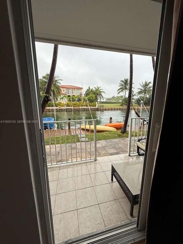 2225 NE 123rd St 104, North Miami, FL 33181