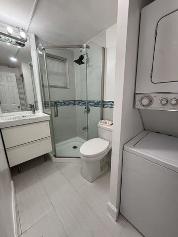 2225 NE 123rd St 104, North Miami, FL 33181