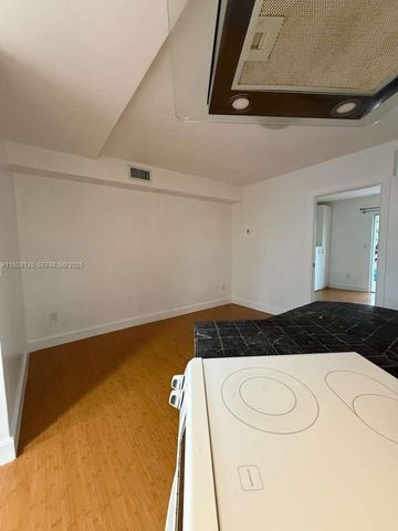 2225 NE 123rd St 104, North Miami, FL 33181