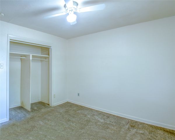 800 E Tucker Boulevard, Arlington, TX 76010