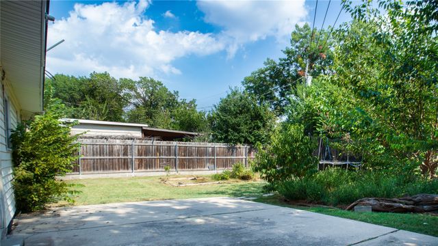 800 E Tucker Boulevard, Arlington, TX 76010