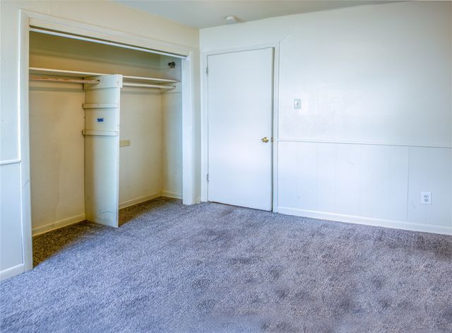 800 E Tucker Boulevard, Arlington, TX 76010