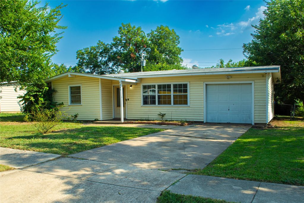 800 E Tucker Boulevard, Arlington, TX 76010