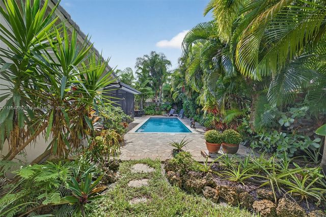 2833 NW 10th Ave, Wilton Manors, FL 33311