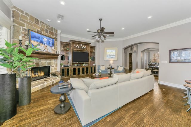 8013 Camino Drive, North Richland Hills, TX 76182