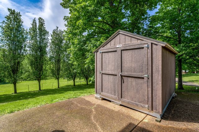 233 Timberlane Rd, Gallatin, TN 37066