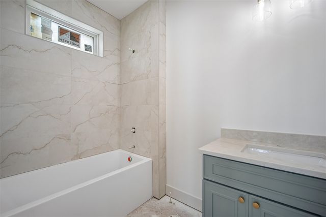 17312 Northview Drive, Urbandale, IA 50323
