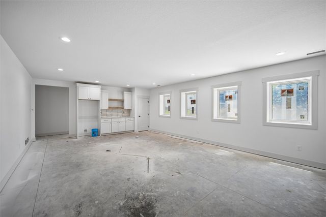 17312 Northview Drive, Urbandale, IA 50323
