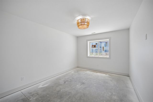 17312 Northview Drive, Urbandale, IA 50323