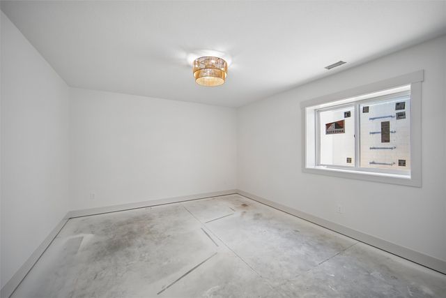 17312 Northview Drive, Urbandale, IA 50323